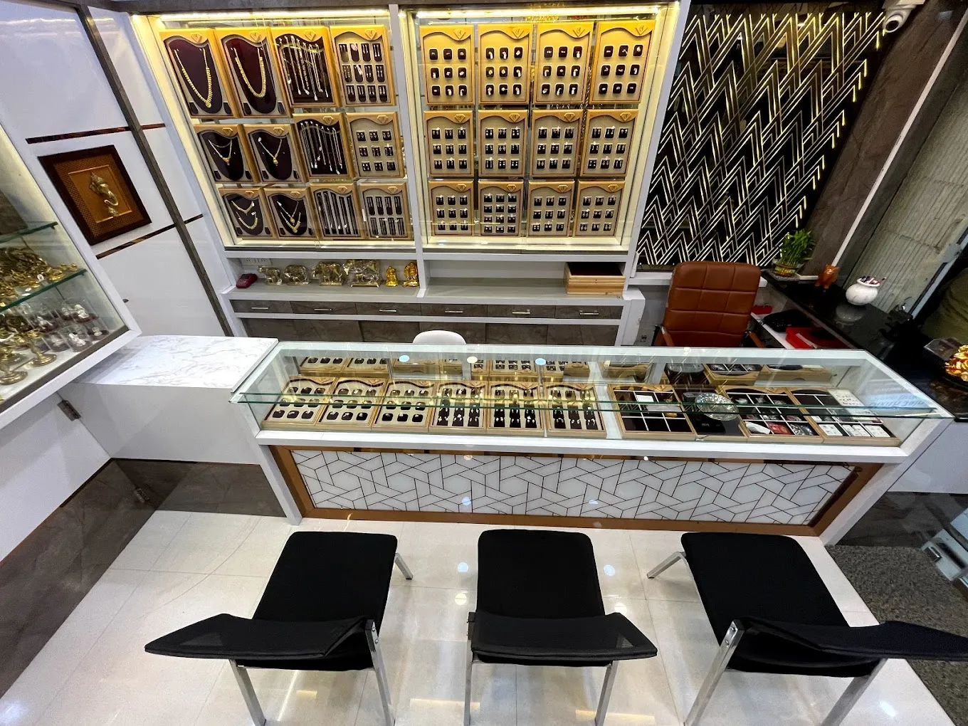 SHREE JEWELLERS